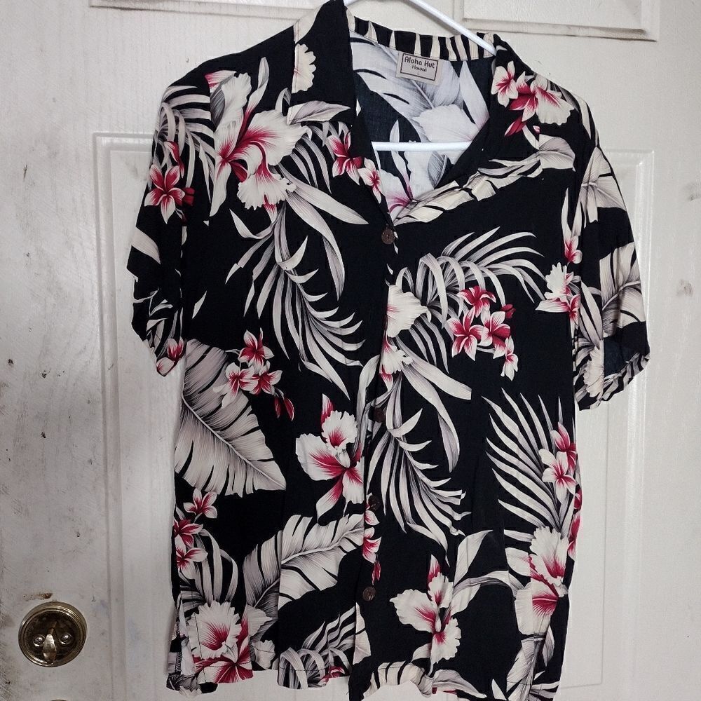 Aloha Hut top and Capri set